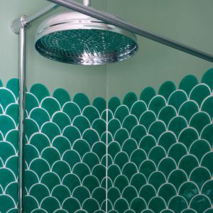 Atlantis Scallop Emerald Crackle Gloss Porcelain Mosaic